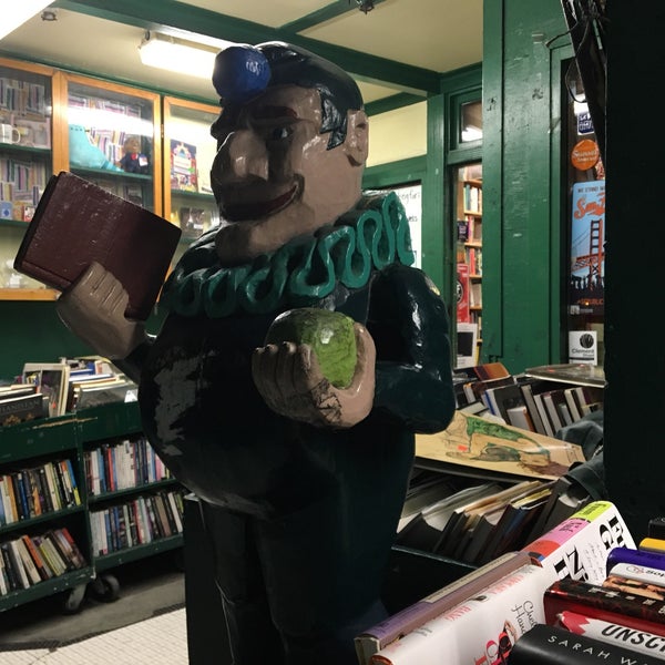 Photo taken at Green Apple Books by DangerVenture on 9/3/2019
