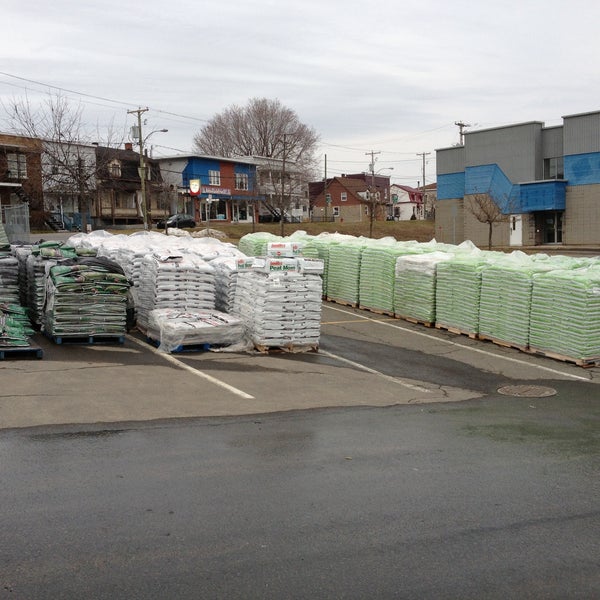 Canadian Tire (Fermé maintenant) Quincaillerie à TroisRivieres