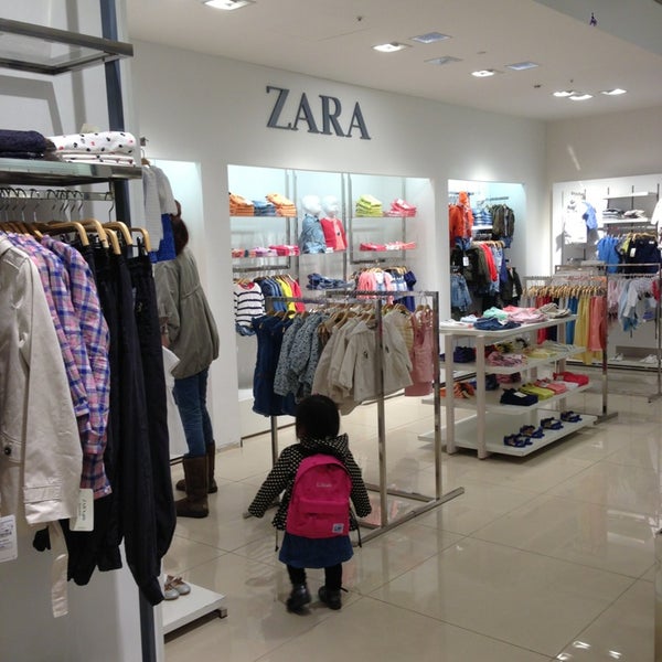 Photos At Zara Clothing Store In 横浜市