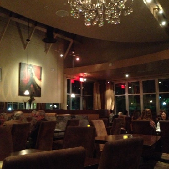 11/4/2012 tarihinde Danny P.ziyaretçi tarafından Roxy Restaurant and Bar'de çekilen fotoğraf