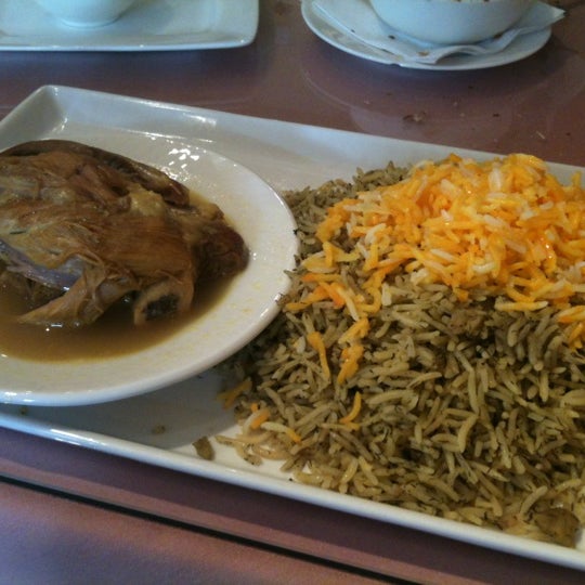 Das Foto wurde bei Olea Restaurant von Nouf am 10/26/2012 aufgenommen