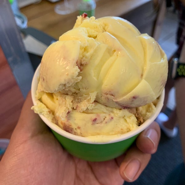 Foto scattata a Fresh Local Ice Cream da Christian A. il 9/15/2019
