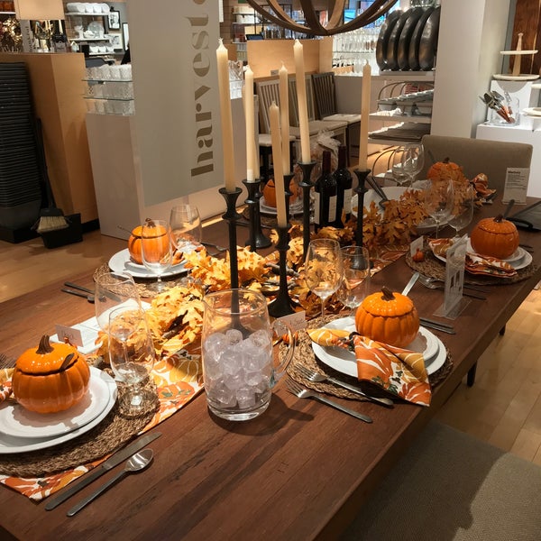 Photo taken at Crate &amp; Barrel by Christian A. on 9/18/2017