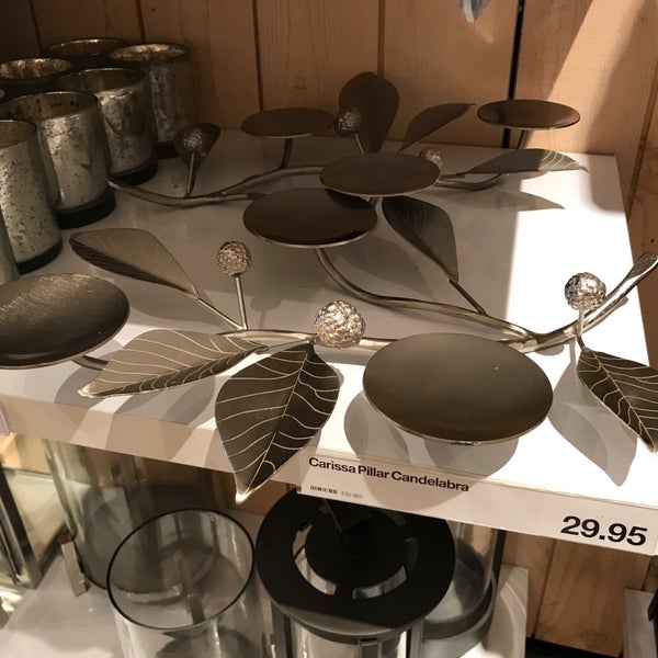 Photo taken at Crate &amp; Barrel by Christian A. on 9/17/2017