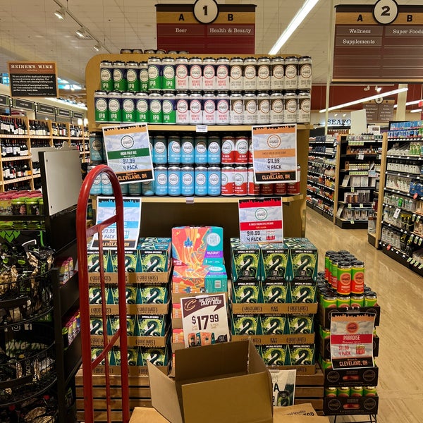 Heinen's Grocery Store Supermarket In Rocky River