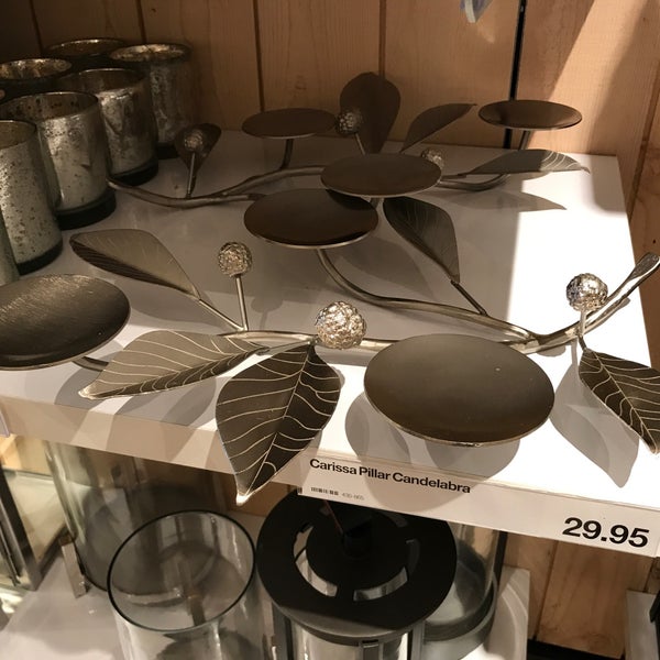 Photo taken at Crate &amp; Barrel by Christian A. on 9/18/2017