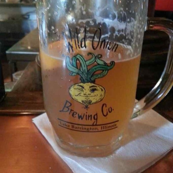 รูปภาพถ่ายที่ The Onion Pub and Brewery โดย Shawn เมื่อ 6/14/2013