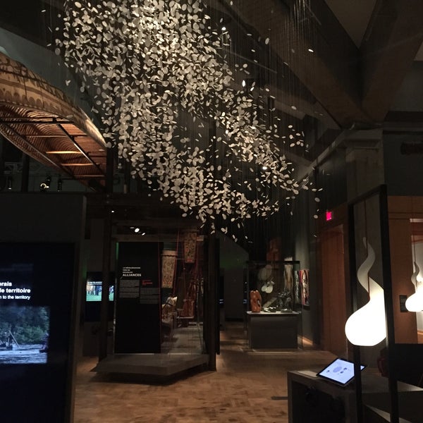Don't miss the gorgeous exhibit about the inuits (second floor and quite hidden).