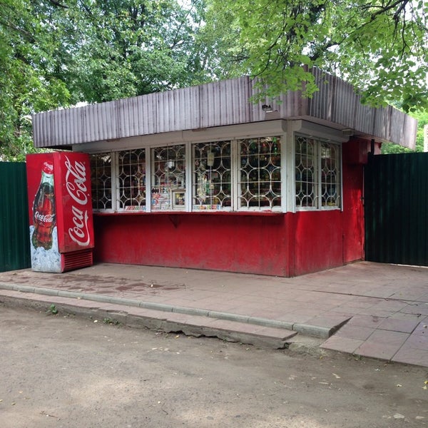 Остановка с киоском. Птичкина ларек. Проект киоска. Киоски во владивостоке. Птичкина ларек.