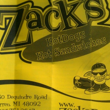 Foto scattata a Zack&#39;s Hotdogs &amp; Hot Sandwiches da Ralph J. il 10/9/2012
