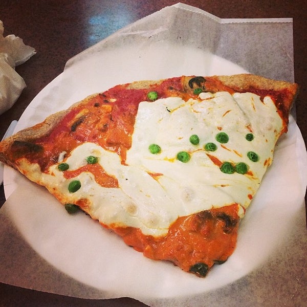 5/30/2014 tarihinde Alexander H.ziyaretçi tarafından Cafe Viva Gourmet Pizza'de çekilen fotoğraf