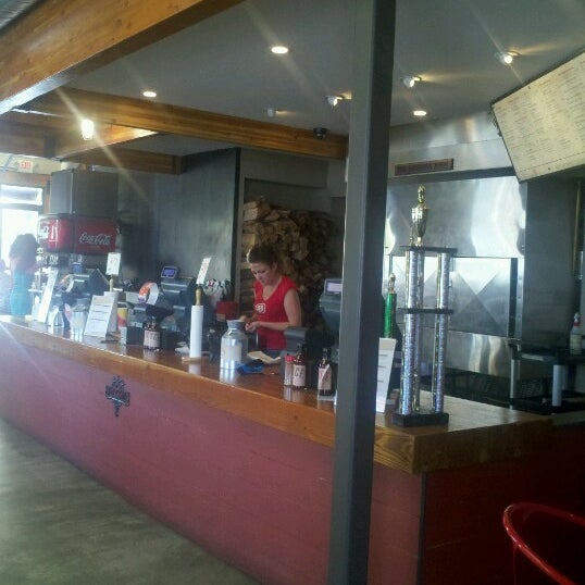 Foto scattata a Brazen BBQ Smokehouse &amp; Bar da @Ms_Terree G. il 9/16/2012