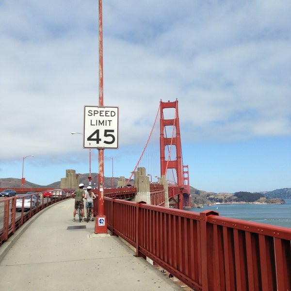 8/22/2013에 Ally L.님이 *CLOSED* Golden Gate Bridge Walking Tour에서 찍은 사진