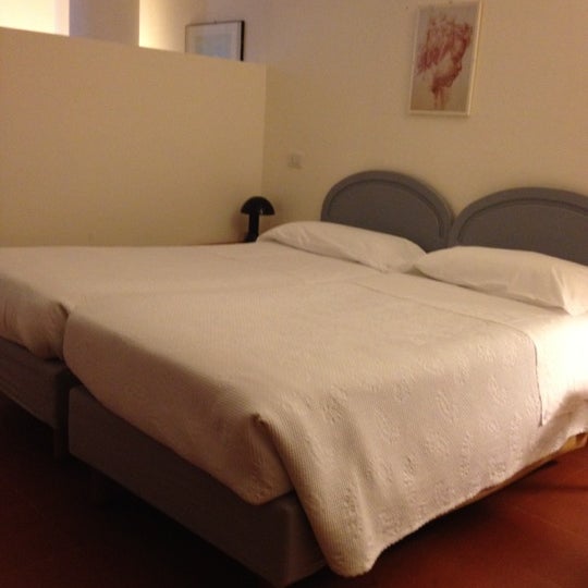 Foto tomada en Hotel Residence Palazzo Ricasoli  por Enrique V. G. el 9/17/2012