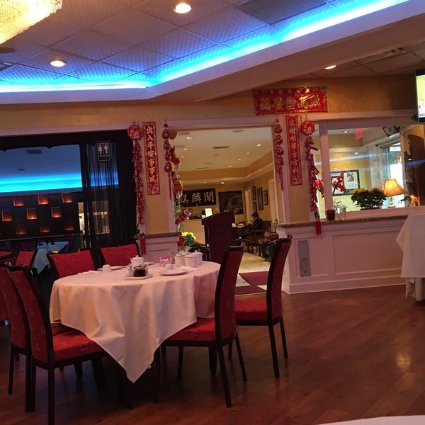 2/10/2016 tarihinde Brenda N.ziyaretçi tarafından Kirin Court Chinese Restaurant'de çekilen fotoğraf