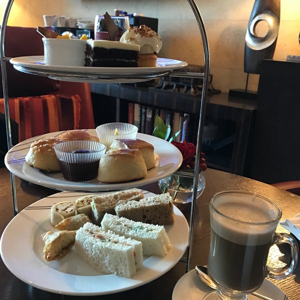 Photos At Raffles Club Lounge أم هرير الثانية 1 Tip From 131 Visitors