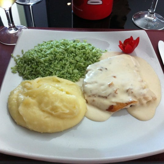 Снимок сделан в Sobreiro Restaurante пользователем Angelo B. 10/21/2012