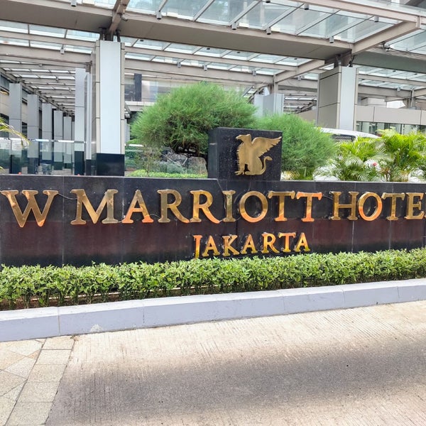 รูปภาพถ่ายที่ JW Marriott Hotel Jakarta โดย Cosack S. เมื่อ 6/21/2021