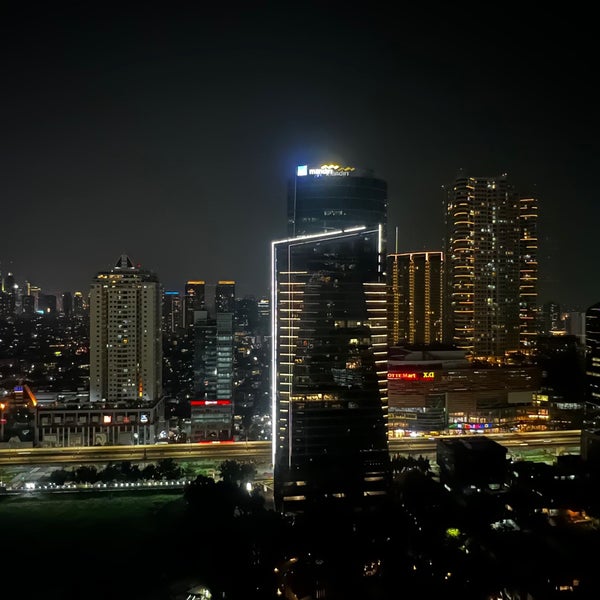 รูปภาพถ่ายที่ JW Marriott Hotel Jakarta โดย Cosack S. เมื่อ 12/15/2021