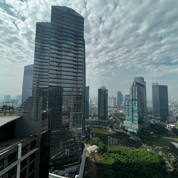 รูปภาพถ่ายที่ JW Marriott Hotel Jakarta โดย Cosack S. เมื่อ 12/19/2021