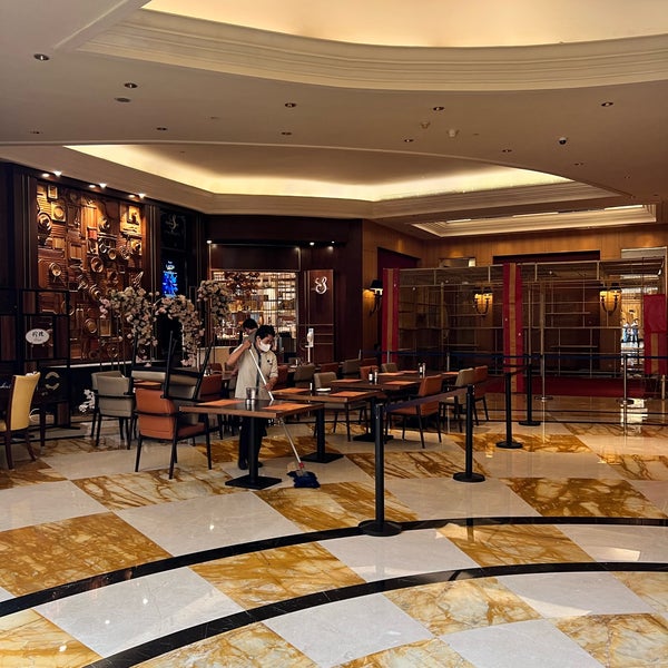 รูปภาพถ่ายที่ JW Marriott Hotel Jakarta โดย Cosack S. เมื่อ 11/28/2021