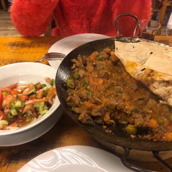 Das Foto wurde bei Madalyalı Restaurant von Emin ilker Apanay am 2/15/2021 aufgenommen