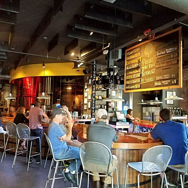 4/14/2018 tarihinde Rick M.ziyaretçi tarafından Lexington Avenue Brewery'de çekilen fotoğraf