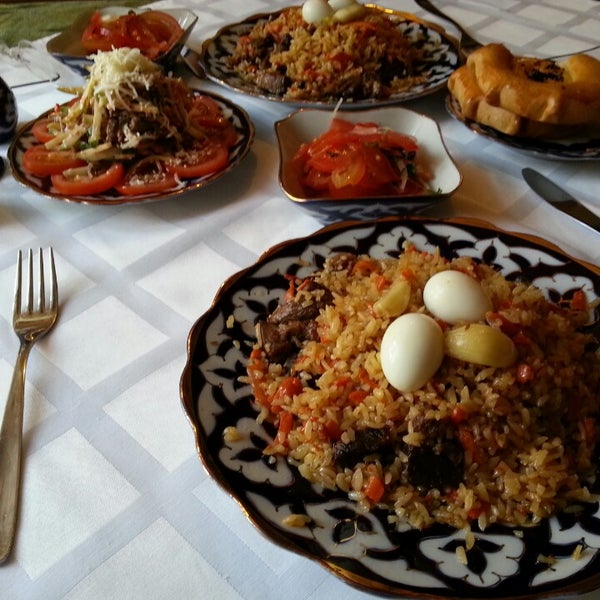 Снимок сделан в Restaurant &quot;Samarkand&quot; пользователем Faruk A. 6/8/2013