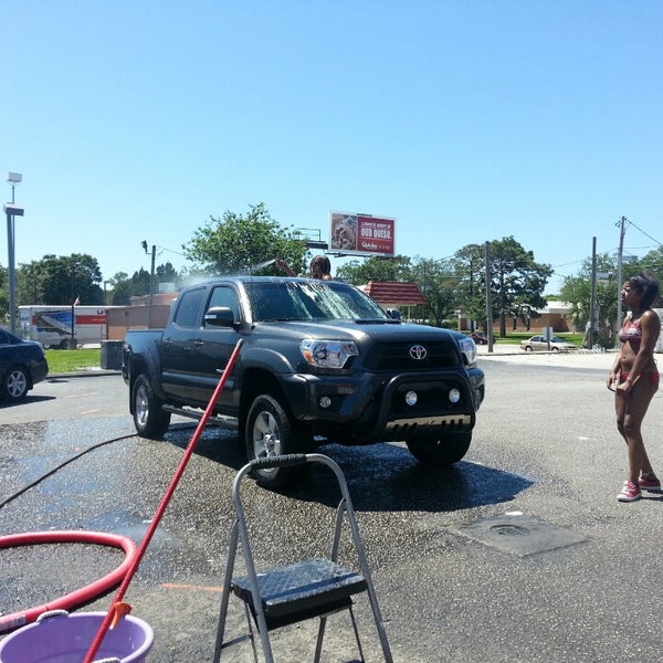 Fotos en BAYWASH Bikini Car Wash 100 S Semoran Blvd
