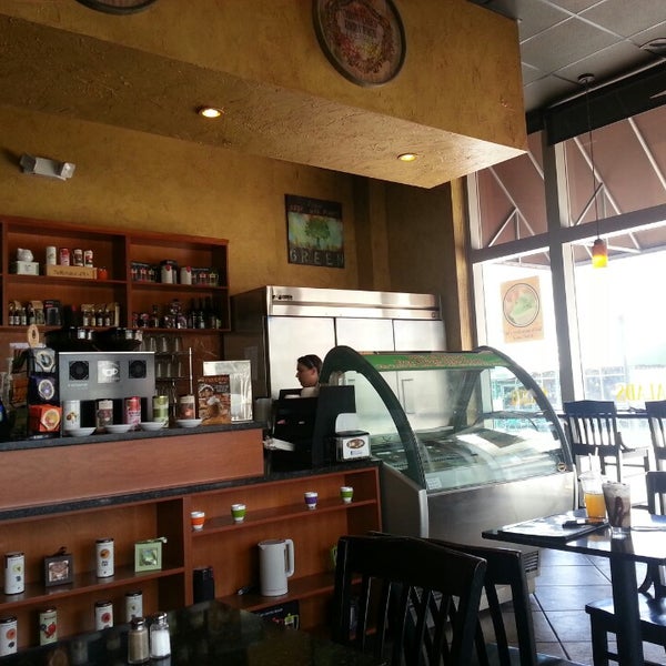 4/27/2013にChristopher B.がCozee Cafeで撮った写真