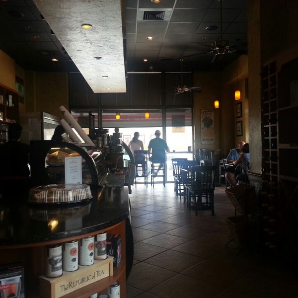 7/7/2013にChristopher B.がCozee Cafeで撮った写真