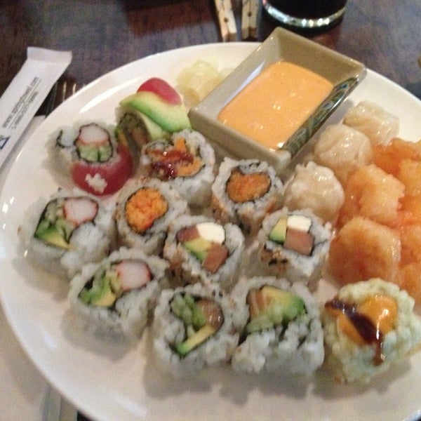 Photo taken at Kumo Ultimate Sushi Bar &amp; Grill Buffet by Rachel D. on 2/4/2013