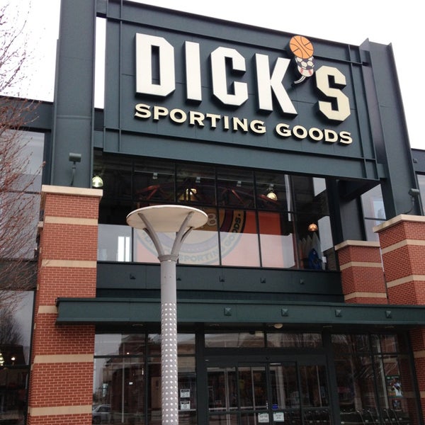 DICK'S Sporting Goods 941 ziyaretçidan 2 tavsiye