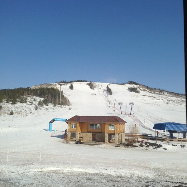 Снимок сделан в Хвалынский горнолыжный курорт пользователем Tanya V. 3/27/2013