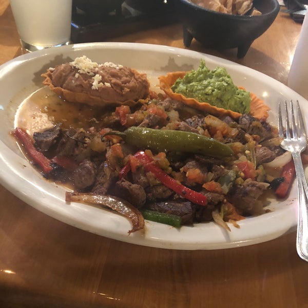 Das Foto wurde bei Tierra Santa Restaurante von Polet D. am 10/21/2018 aufgenommen