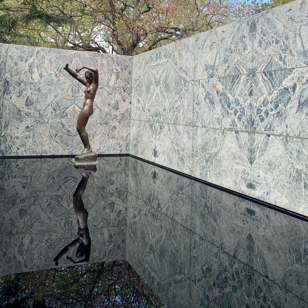 Photo taken at Mies van der Rohe Pavilion by Batlle E. on 4/4/2021