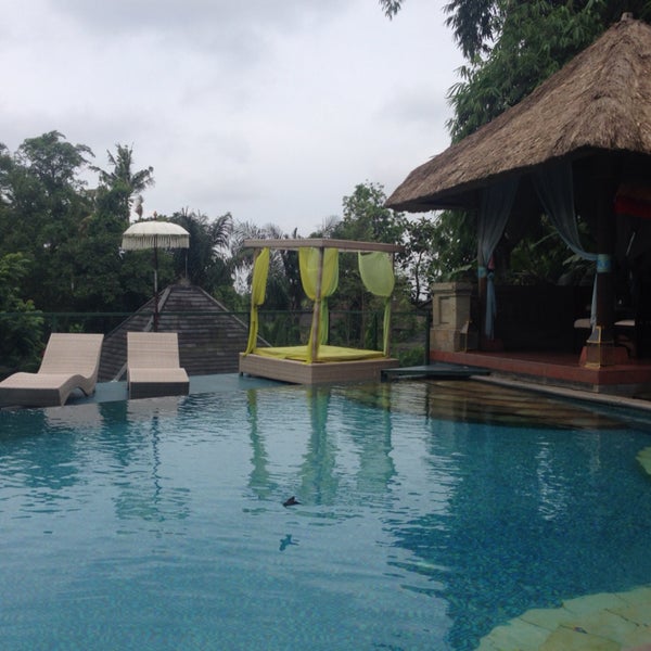 Beautiful hotel with a lot of facilities not far away from the Ubud center. Very friendly staff speaking quite good english. Service is good. A lot of facilities for events. Restaurant could be better