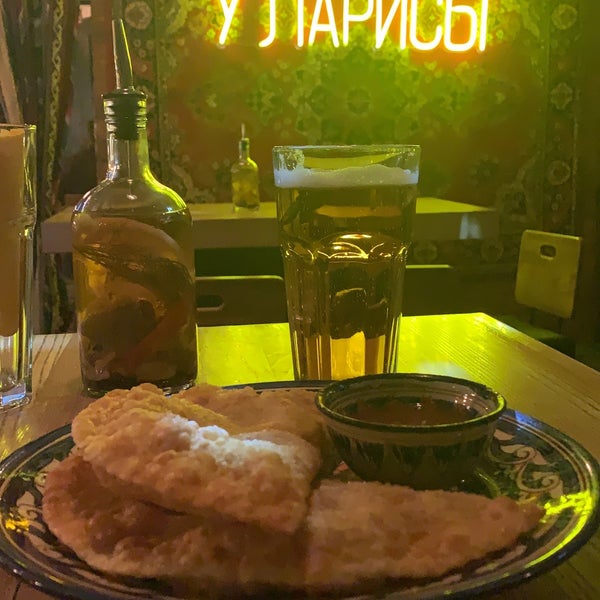 Чебуреки и рюмочная у ларисы на рубинштейна. Бар у ларисы рубинштейна. Рюмочная у ларисы санкт-петербург. У ларисы санкт-петербург рубинштейна рюмочная. Рюмочная.