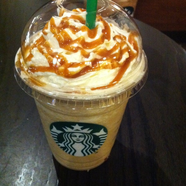 Снимок сделан в Starbucks пользователем Paraska C. 5/12/2013