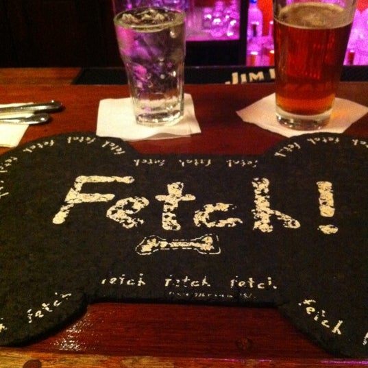 รูปภาพถ่ายที่ Fetch Bar and Grill โดย Brittany R. เมื่อ 10/12/2012