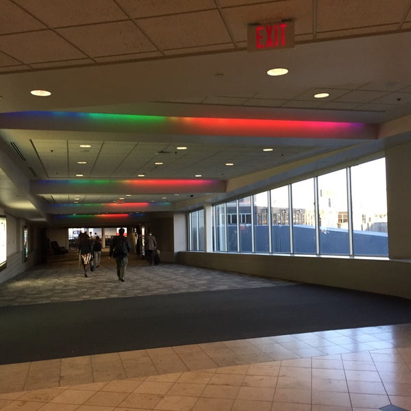 Photo taken at Minneapolis–Saint Paul International Airport (MSP) by chibirashka k. on 4/27/2015
