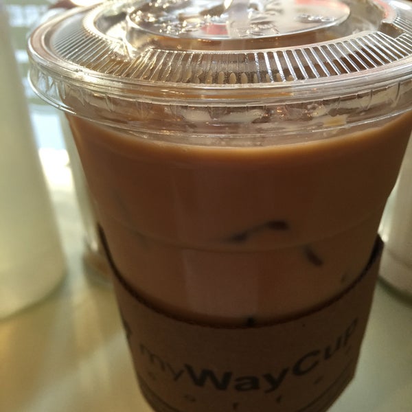 Foto diambil di MyWayCup Coffee oleh Rica C. pada 7/19/2016