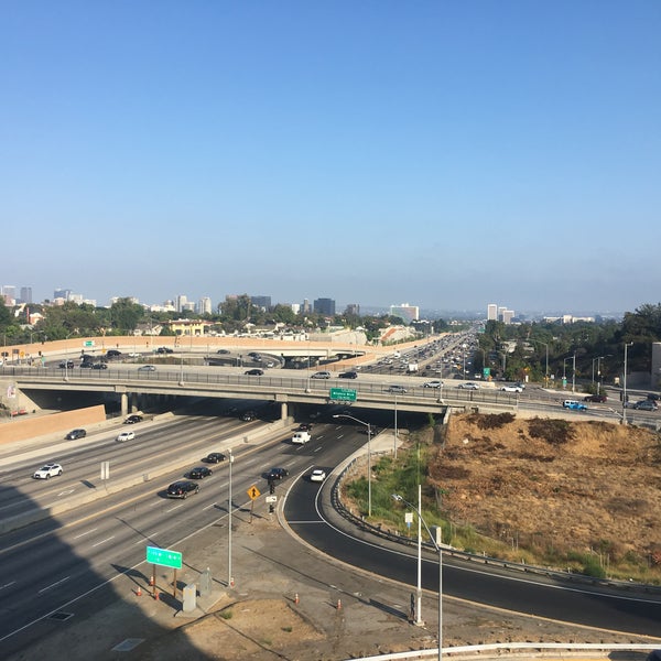 Foto tirada no(a) Hotel Angeleno por Andy em 7/29/2018