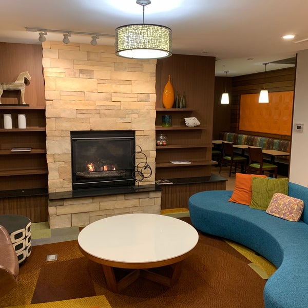 Foto tomada en Fairfield Inn &amp; Suites by Marriott Tustin Orange County  por Andy el 1/20/2019