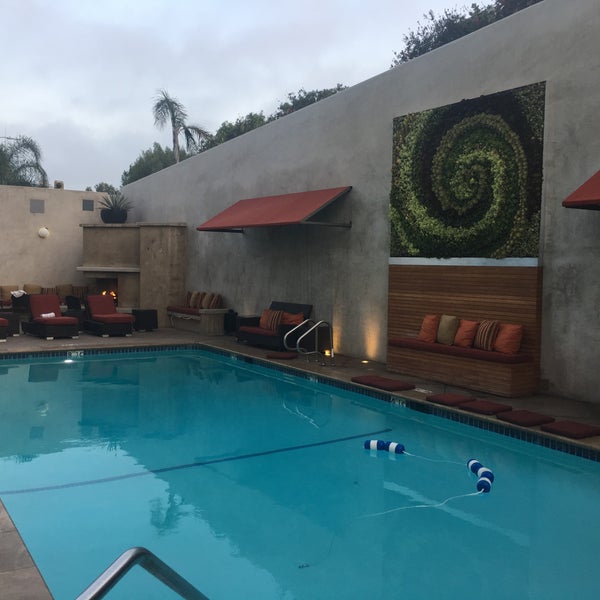 Das Foto wurde bei Hotel Angeleno von Andy am 7/29/2018 aufgenommen