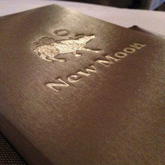 2/4/2013 tarihinde Ryan H.ziyaretçi tarafından New Moon Restaurant'de çekilen fotoğraf