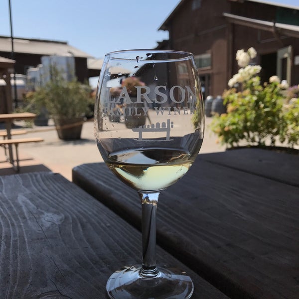 Foto tirada no(a) Larson Family Winery por Dilek U. em 9/10/2017