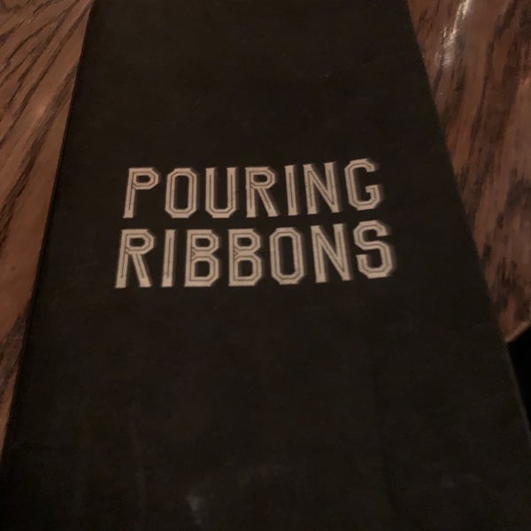 Photo prise au Pouring Ribbons par Monica S. le9/14/2019