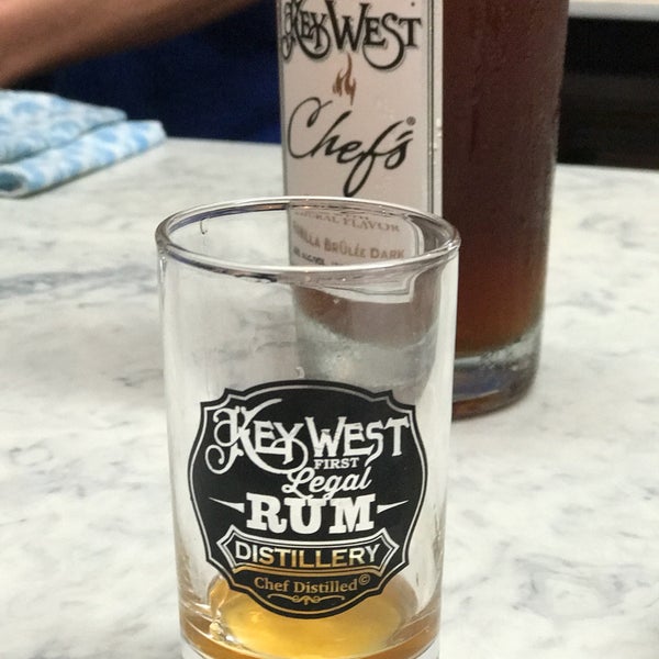 Снимок сделан в Key West First Legal Rum Distillery пользователем Zamarina P. 7/4/2017