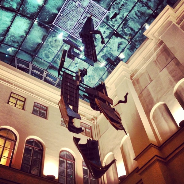 12/29/2012 tarihinde Annetziyaretçi tarafından Mākslas muzejs &quot;Rīgas Birža&quot; | Art Museum &quot;Riga Bourse&quot;'de çekilen fotoğraf
